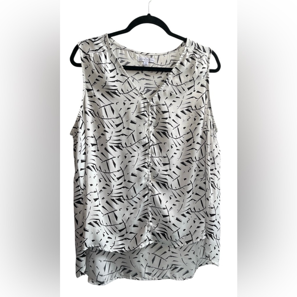 Elegant Black and White Patterned Women's Sleeveless Top